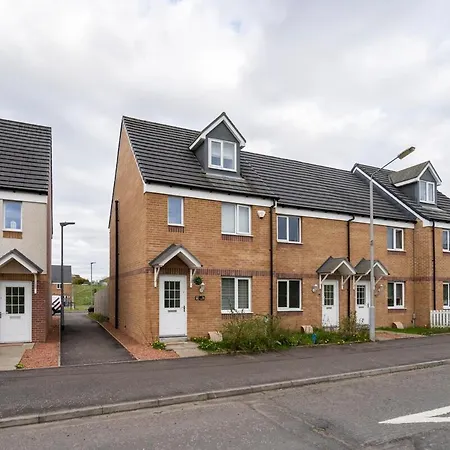 Superb 3 Bed Home Away From Home In Glasgow, Just Off M8 With Free Parking Steps Extérieur photo