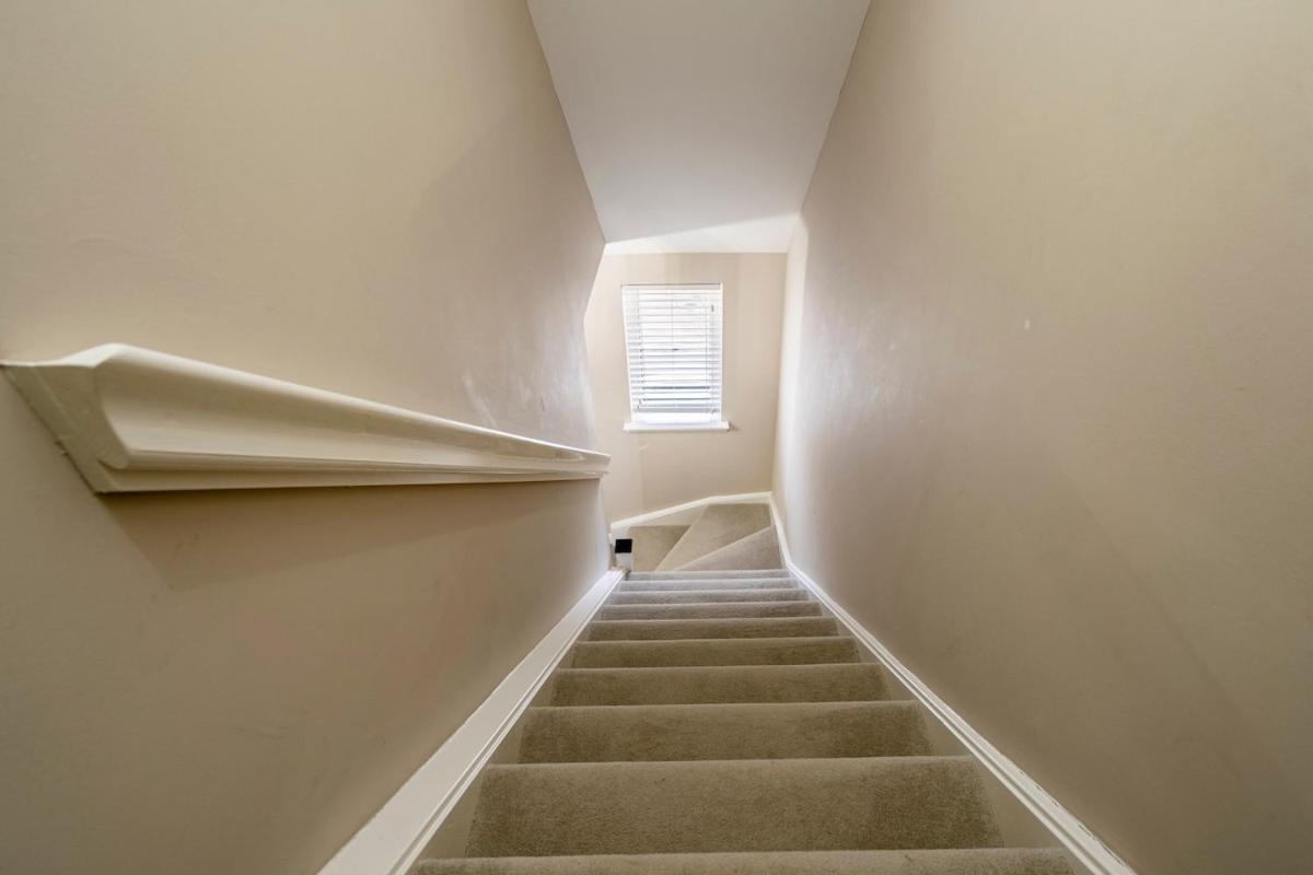 Holiday home Superb 3 Bed Away From In Glasgow, Just Off M8 With Free Parking
